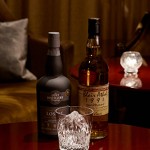 「ダビンチ」オリジナルボトルの「ブレアソール」（右）と、失われた蒸留所の味わいを再現した「ロシット」（左）。それぞれのウイスキーに物語がある。